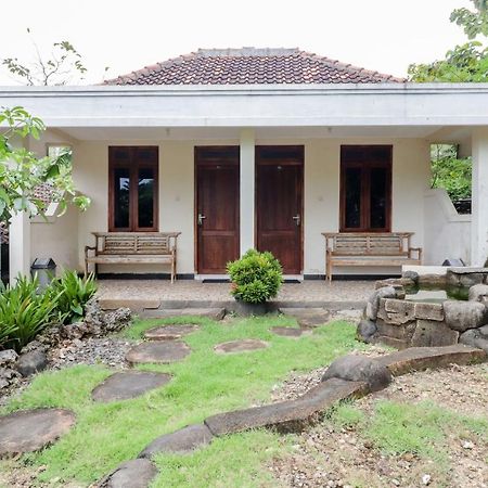 Rock Garden Homestay & Resto Tepus Buitenkant foto