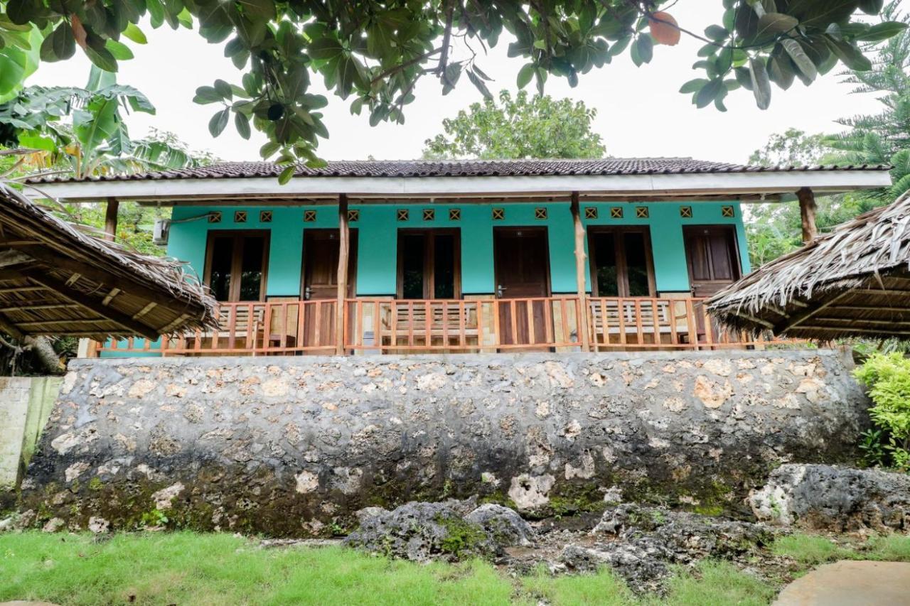 Rock Garden Homestay & Resto Tepus Buitenkant foto