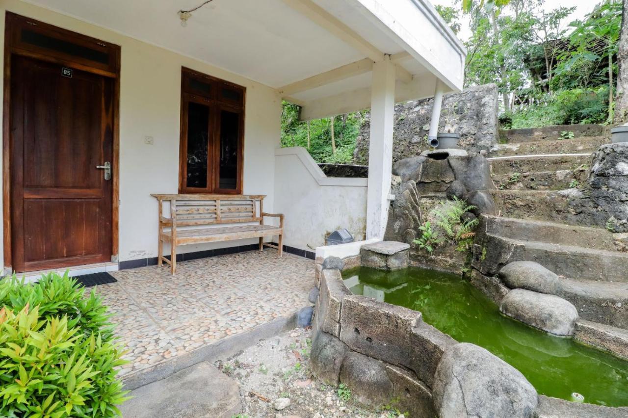 Rock Garden Homestay & Resto Tepus Buitenkant foto